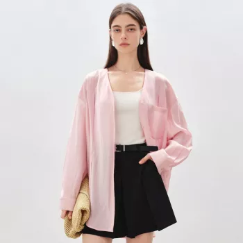 V‑Neck Linen Blouse for Summer: Cool, Polished Style